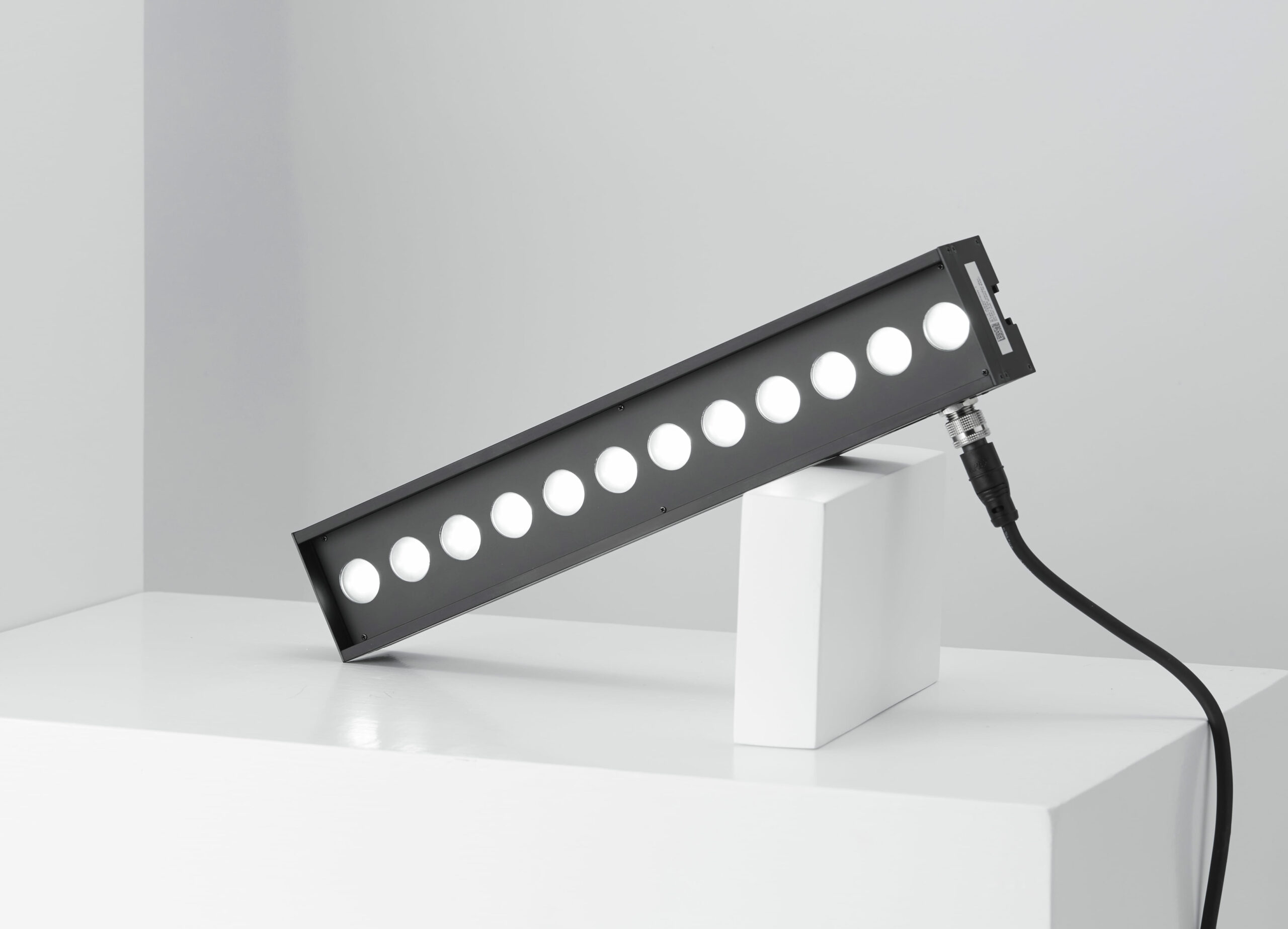 gepilatas-vs-technology-trident-light-built-in-function-vl-t-ab-series-lighting_trident-light-built-in-function